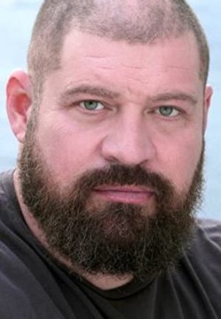 Брэд Уильям Хенке