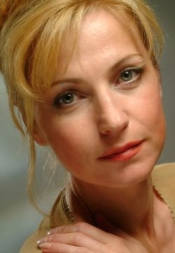 Елена Любимова