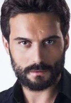 Али Эрсан Дуру