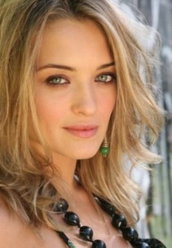 Каролина Крешентини