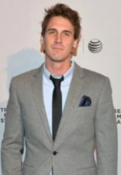 Джейсон Сельвиг