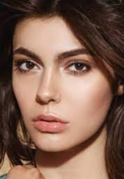 Айсель Прат