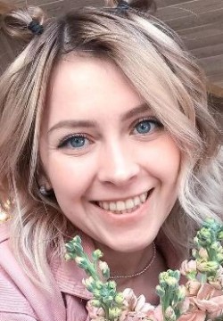 Анна Демешкина