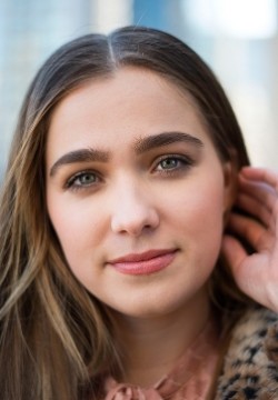 Хейли Лу Ричардсон