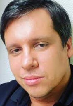 Владимир Бухаров