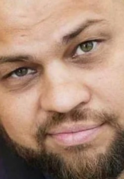 Роман Постовалов