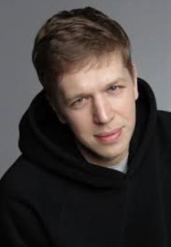 Олег Новиков