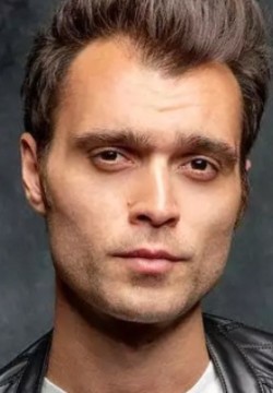 Хакан Курташ