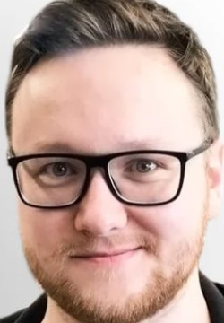 Дмитрий Балуев