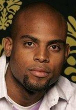 Арик Авелино