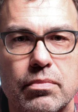 Доминик Молль