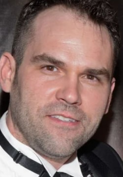 Марк Деннис