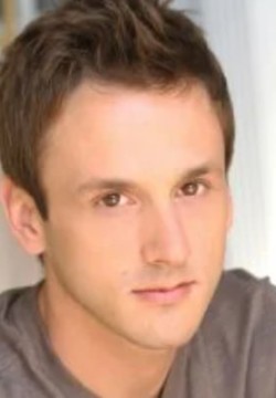 Адам МакАртур