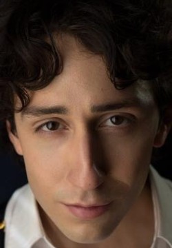 Тео Оливарес