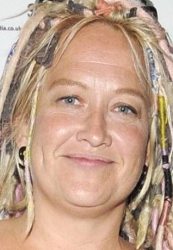 Дженнифер Линч