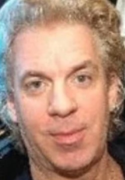 Марк Риверз