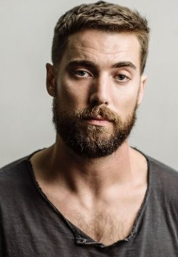 Дастин Миллиган