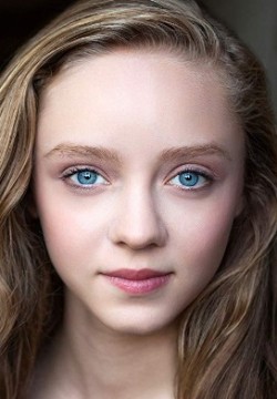 Мадлен Артур