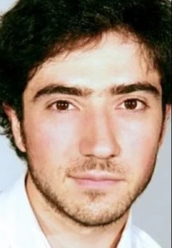 Илья Кожухарь