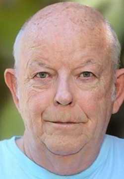 Джулиан Холлоуэй