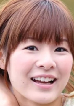 Тинацу Акасаки