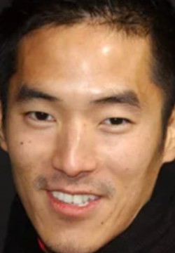 Леонардо Нам