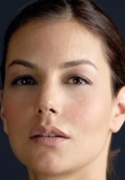 Дефне Каялар