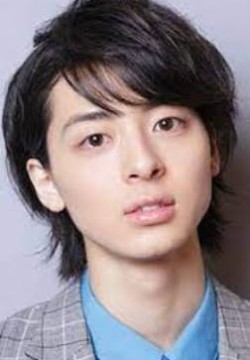 Махиро Такасуги