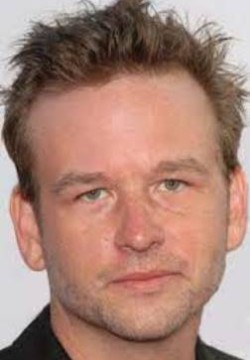 Даллас Робертс