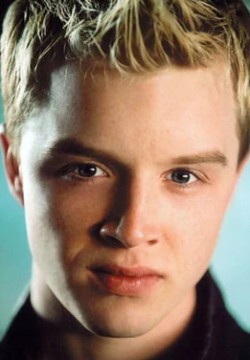 Ноэль Фишер