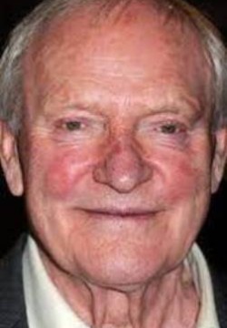 Джулиан Гловер