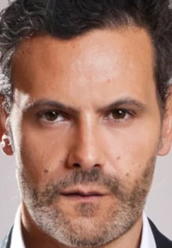 Роберто Энрикес