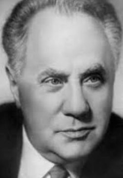 Михаил Жаров