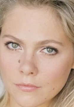 Лили Коулес