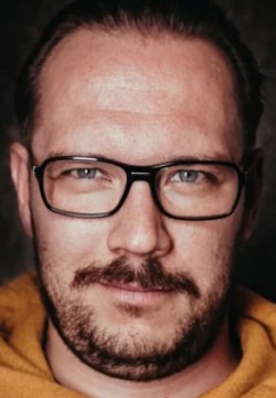 Владимир Комаров