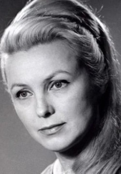 Вия Артмане