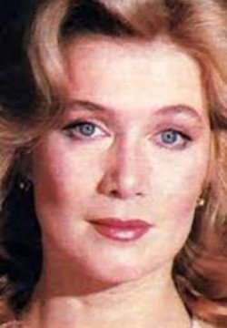 Анна Твеленева