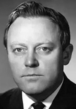 Олег Хроменков