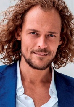 Артем Артемьев