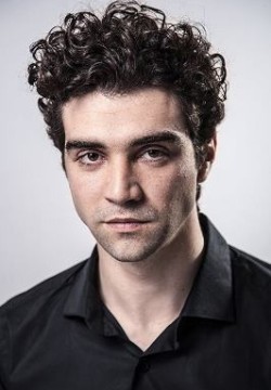 Алек Секаряну