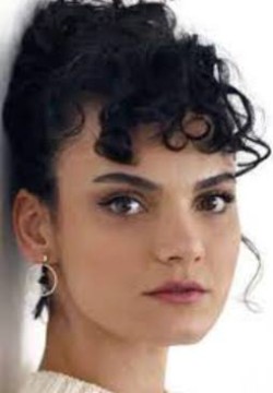 Назли Сенем Унал