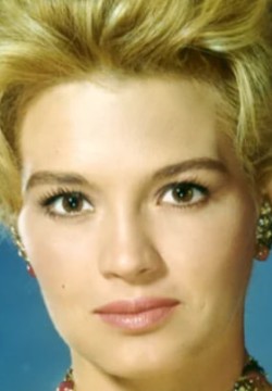 Энджи Дикинсон