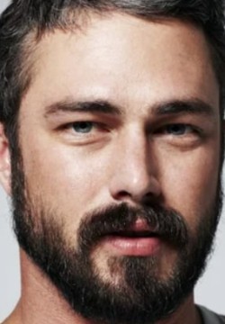 Тейлор Кинни