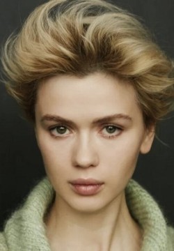 Анна Богомолова