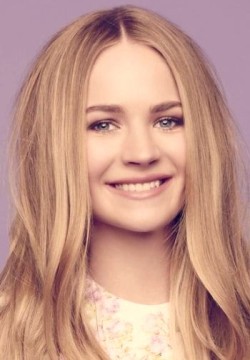 Бритт Робертсон