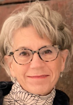 Дебора Ньюхолл