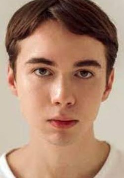 Денис Власенко