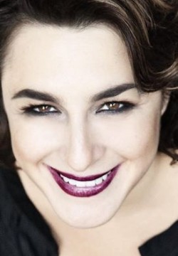 Эсра Дерманджиоглу