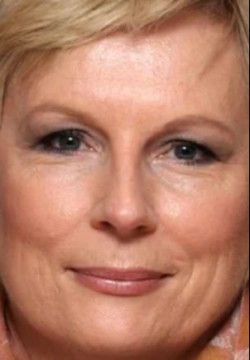 Дженнифер Сондерс