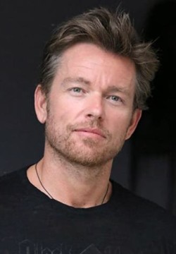 Джонатан Скарф